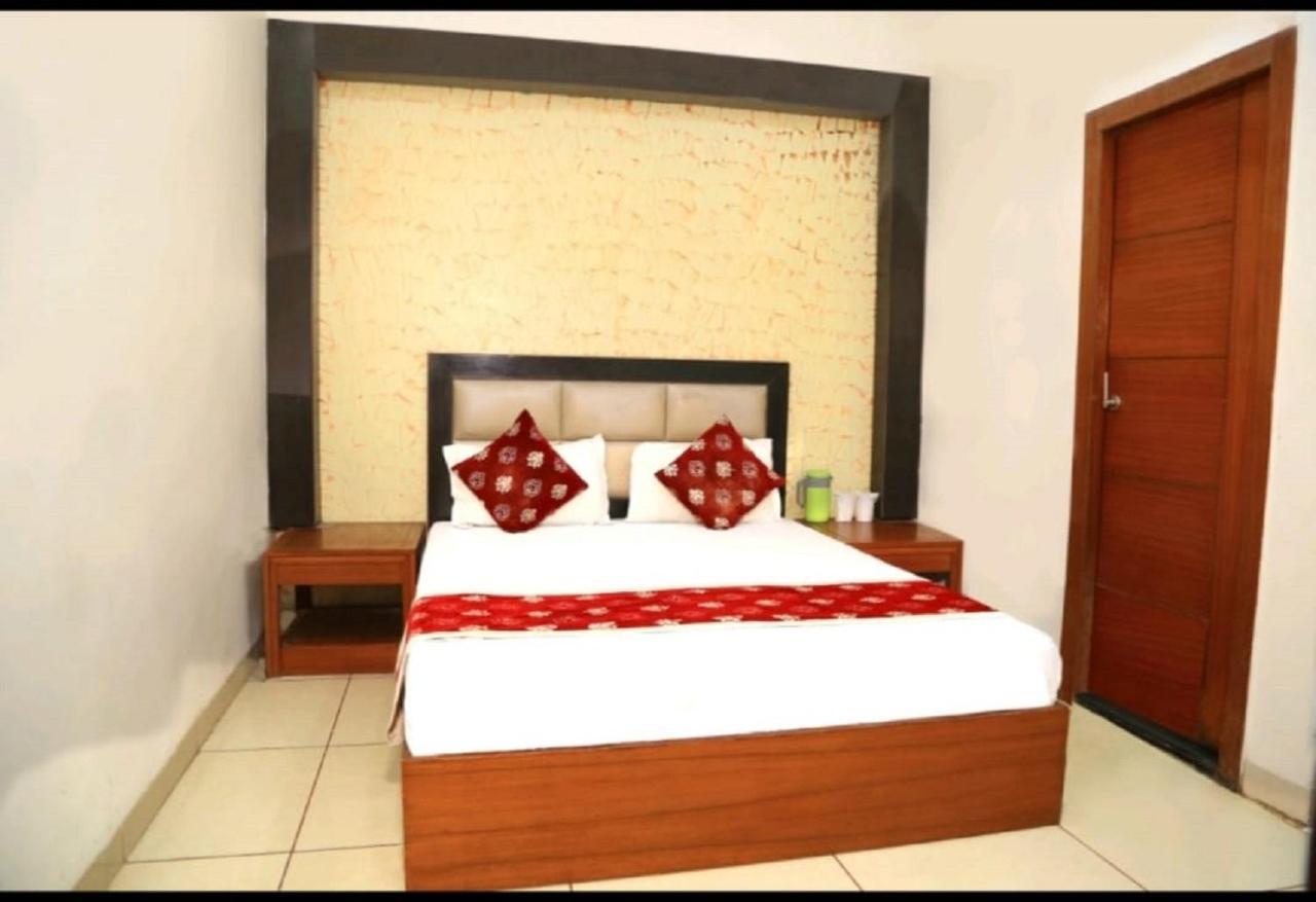 Hotel Kirandeep Agra Agra  Ngoại thất bức ảnh